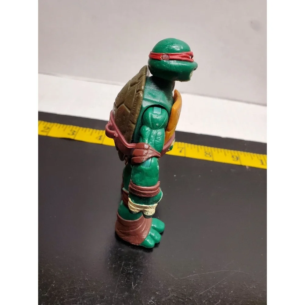 Vintage Teenage Mutant Ninja Turtles Raphael Action Figure 2012